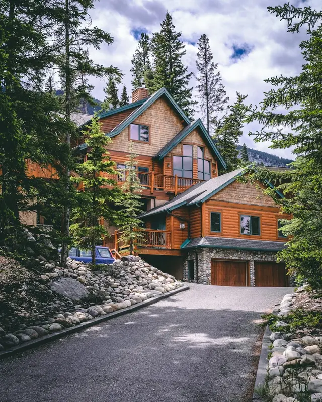 Leeward.Homes Premium Domain